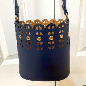 Stella & Dot navy blue bucket bag